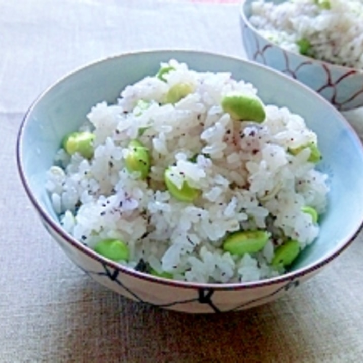 ゆかりで簡単に♪枝豆とじゃこのおこわ✿